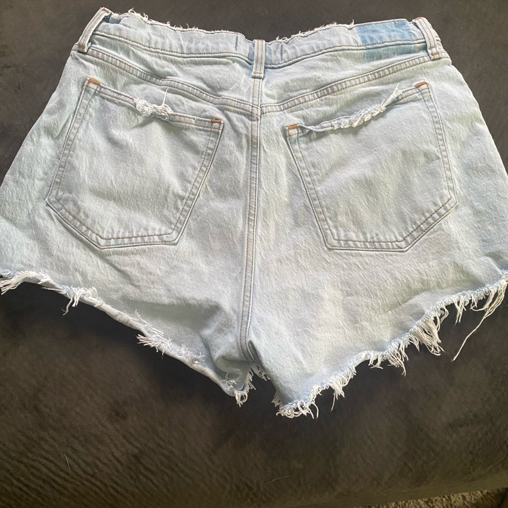 A&F curve love mom shorts